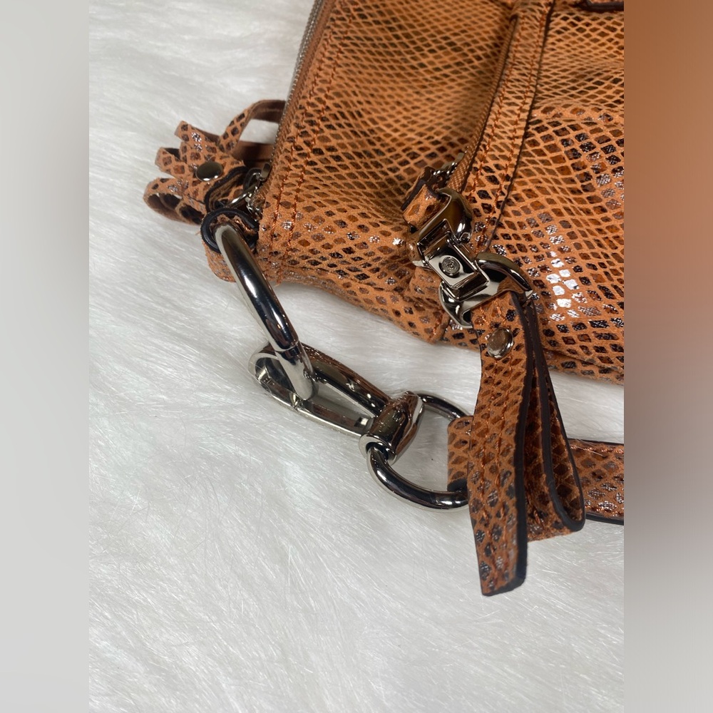 B Makowsky Reptile Print Leather Purse Tassels - Picture 15 of 16